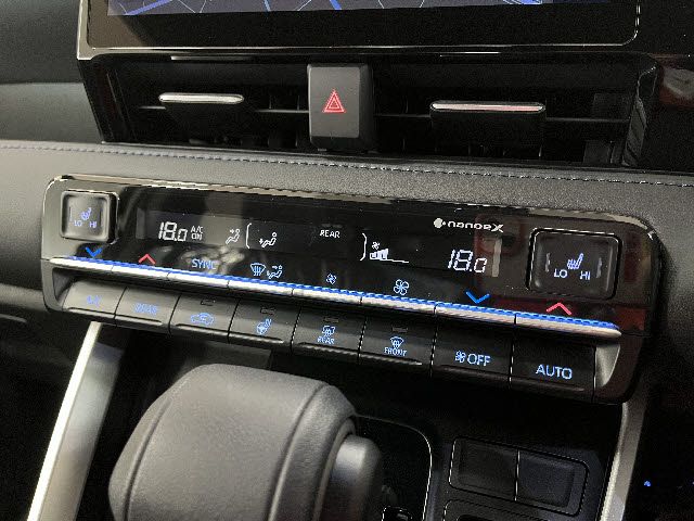 VOXY HYBRID