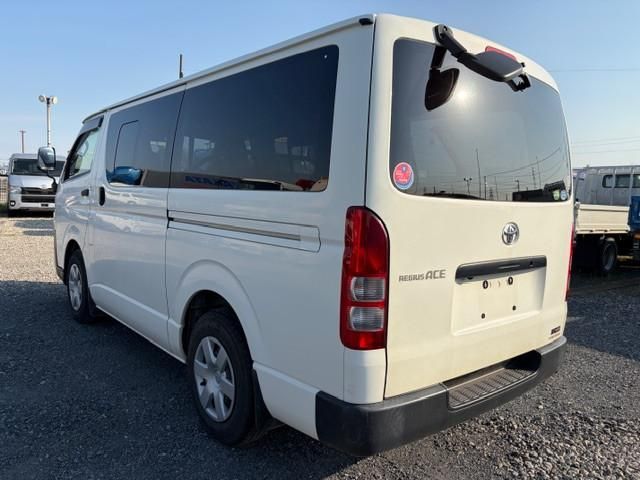 HIACE REGIUS WGN