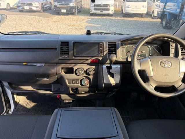 HIACE REGIUS WGN