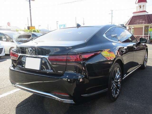 LEXUS LS500h 4WD