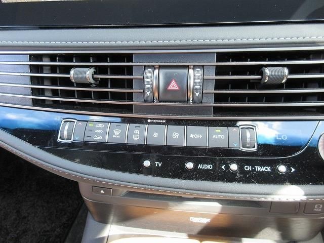 LEXUS LS500h 4WD