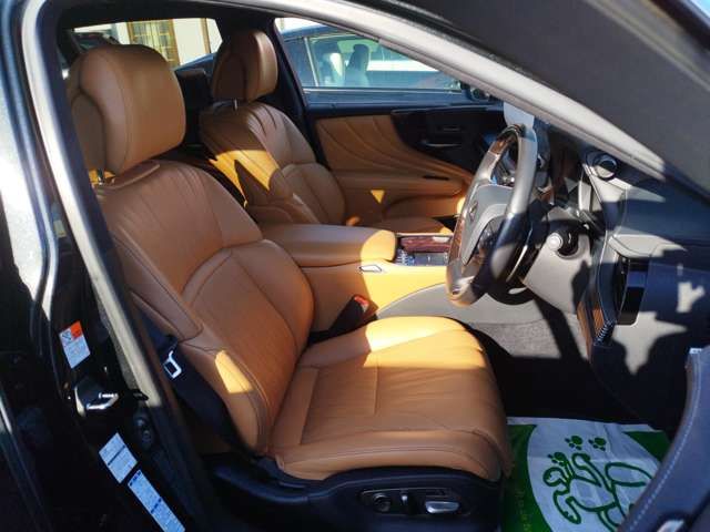 LEXUS LS500h 4WD