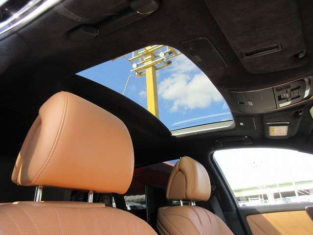 LEXUS LS500h 4WD