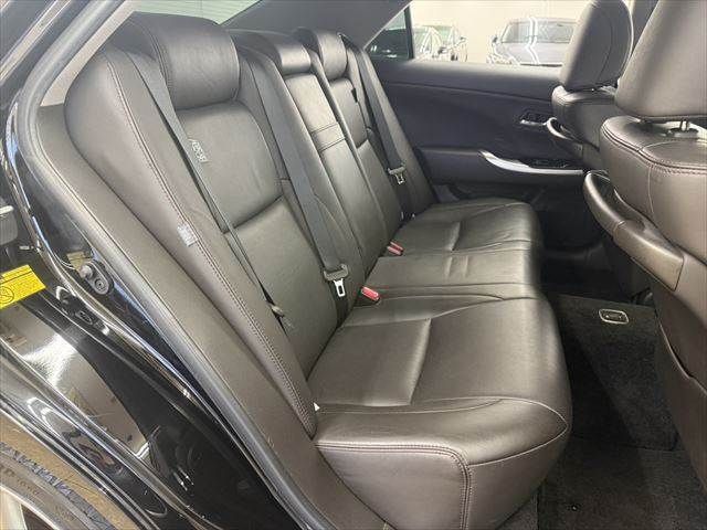 CROWN sedan