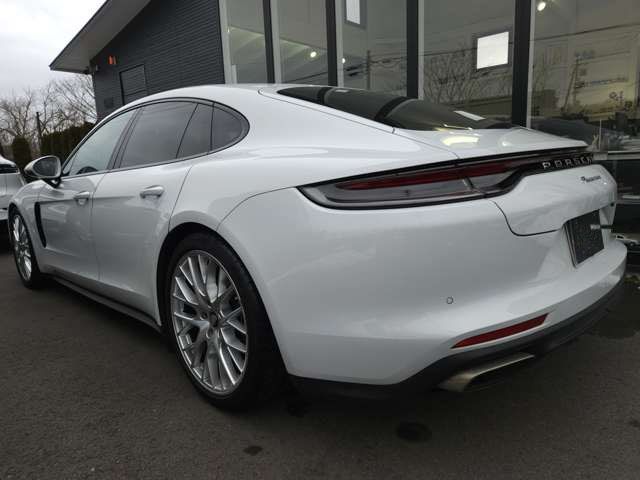 PORSCHE PANAMERA