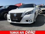 CROWN sedan hybrid