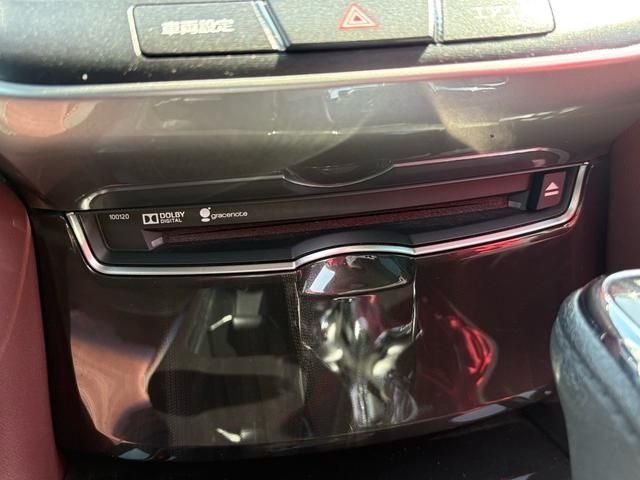 CROWN sedan hybrid