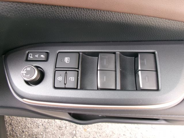 CROWN CROSSOVER