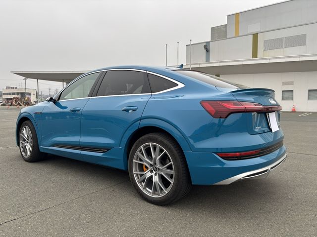 AUDI e-tron SPORTBACK