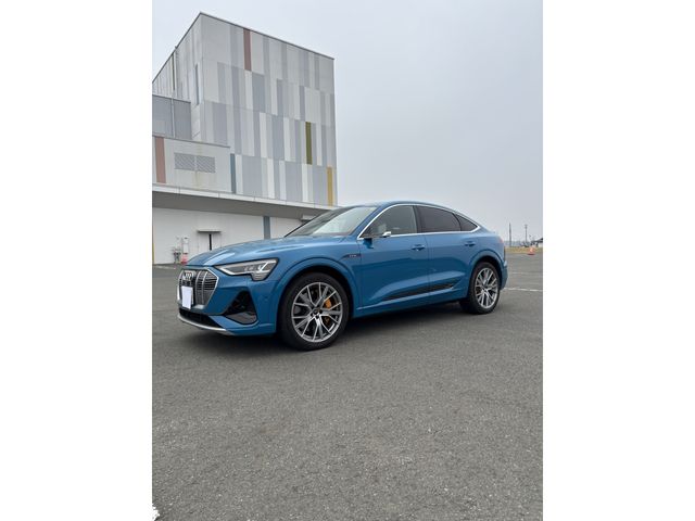 AUDI e-tron SPORTBACK