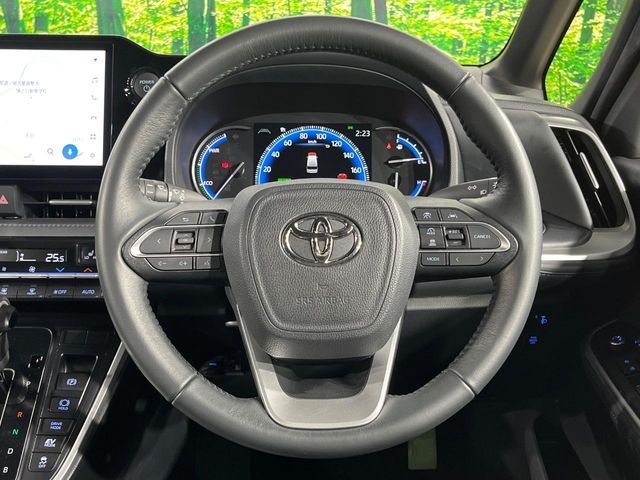 VOXY HYBRID