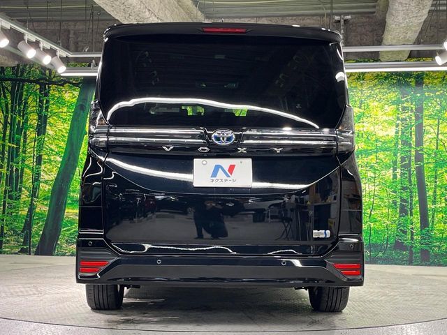 VOXY HYBRID