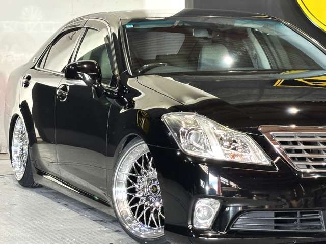CROWN sedan