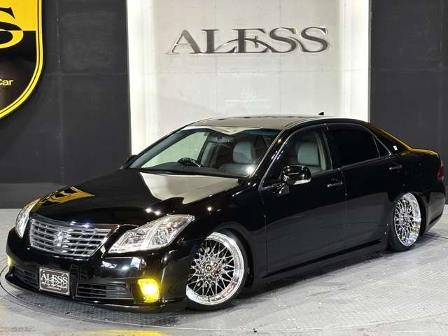 CROWN sedan