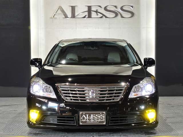 CROWN sedan