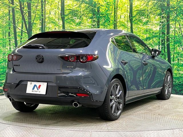 MAZDA3 FASTBACK