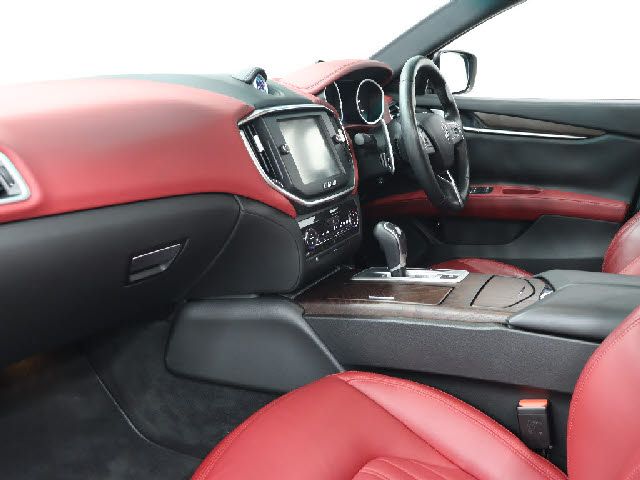 MASERATI GHIBLI Sedan