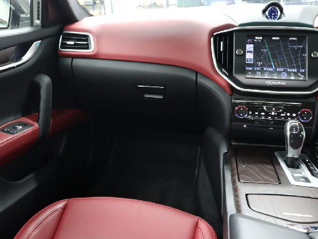 MASERATI GHIBLI Sedan