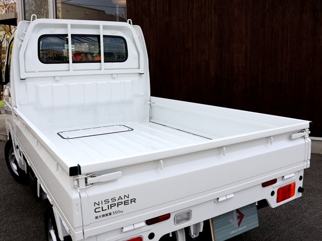 CLIPPER truck