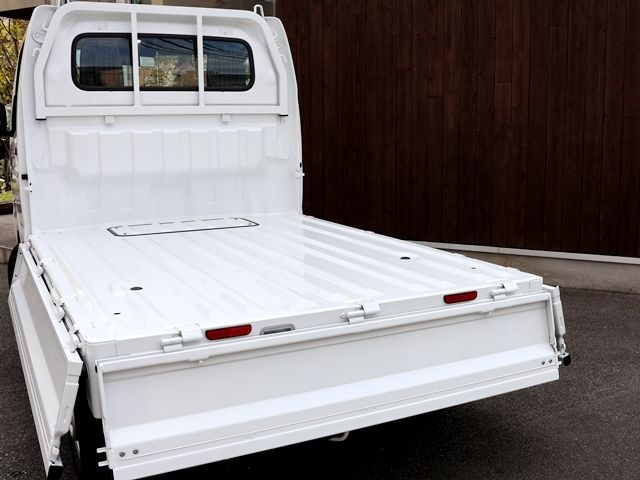 CLIPPER truck
