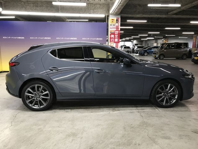 MAZDA3 FASTBACK