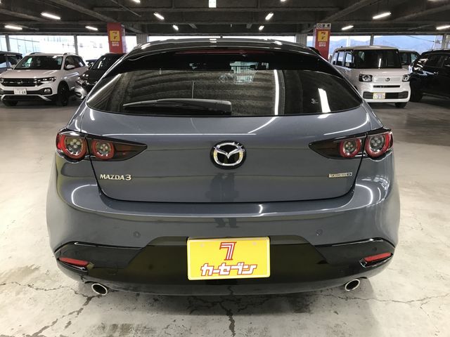 MAZDA3 FASTBACK