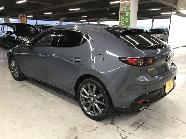 MAZDA3 FASTBACK