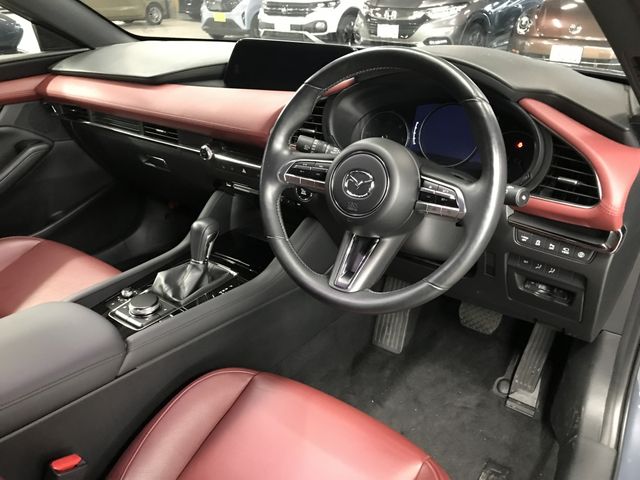 MAZDA3 FASTBACK