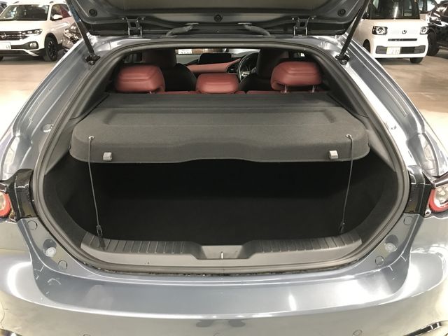 MAZDA3 FASTBACK