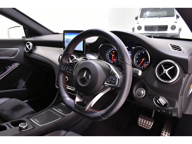 MERCEDES BENZ CLA Shooting Brake