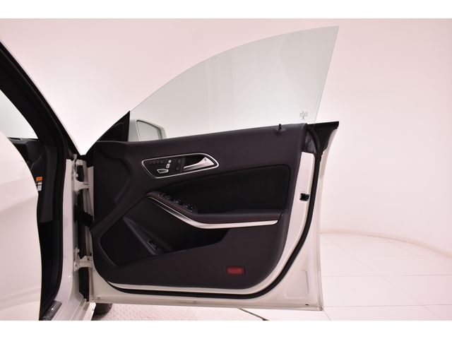 MERCEDES BENZ CLA Shooting Brake
