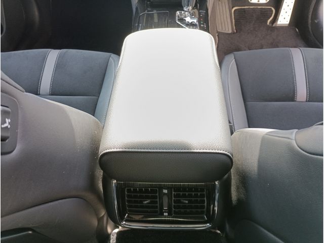 CROWN sedan hybrid