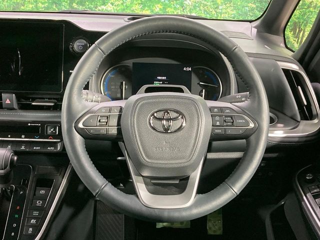VOXY HYBRID