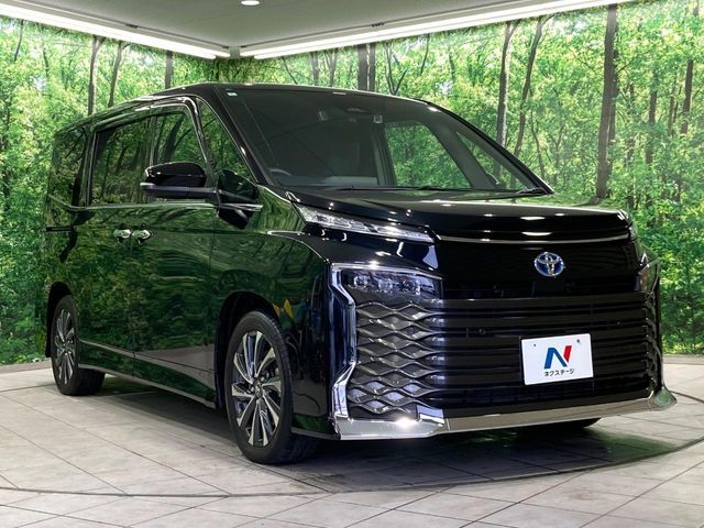 VOXY HYBRID