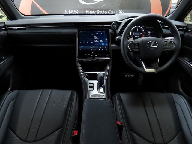 LEXUS LBX