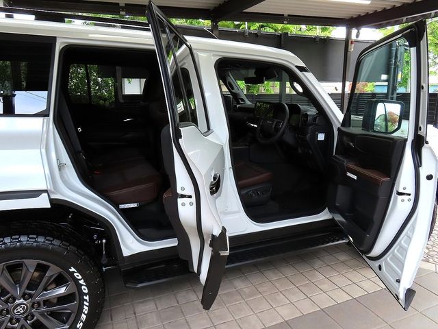 LANDCRUISER 250