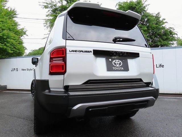 LANDCRUISER 250