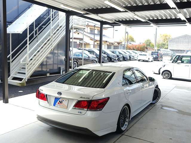 CROWN sedan hybrid