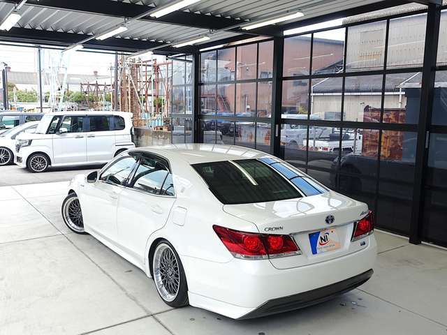 CROWN sedan hybrid