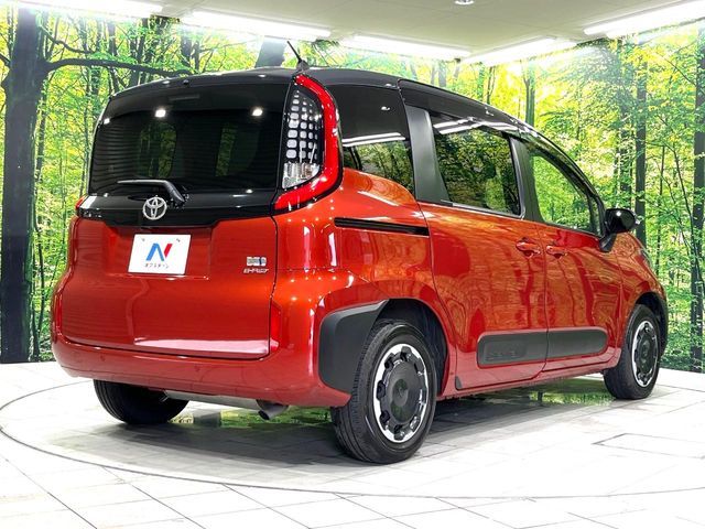 SIENTA HYBRID