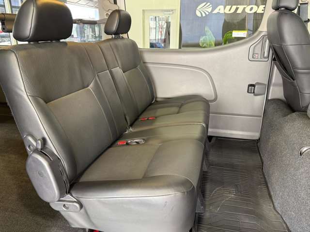 NV350 CARAVAN 4WD
