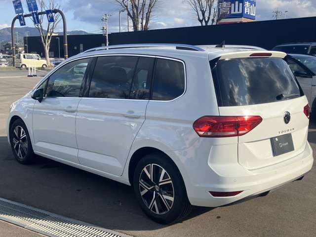 VOLKSWAGEN GOLF TOURAN