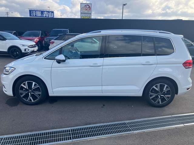 VOLKSWAGEN GOLF TOURAN