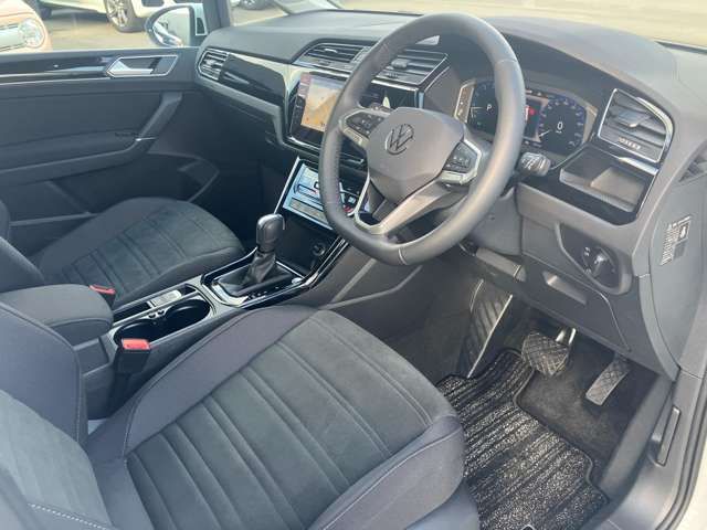 VOLKSWAGEN GOLF TOURAN
