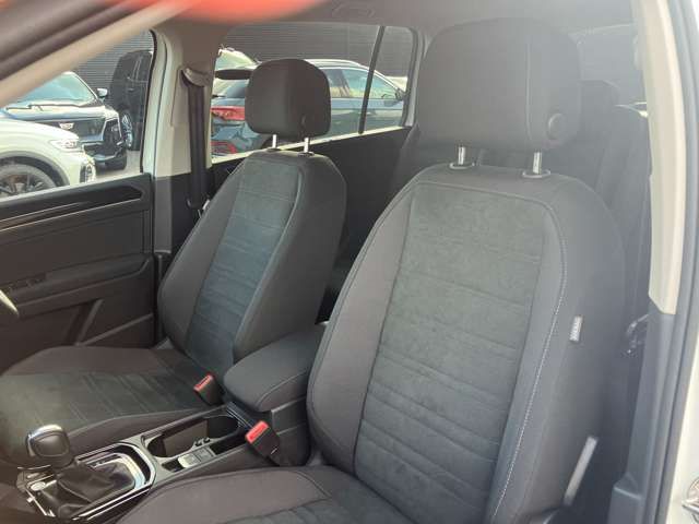 VOLKSWAGEN GOLF TOURAN