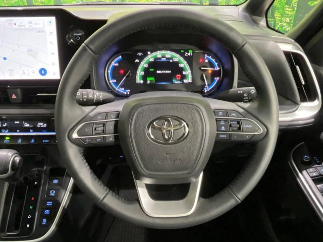 VOXY HYBRID 4WD