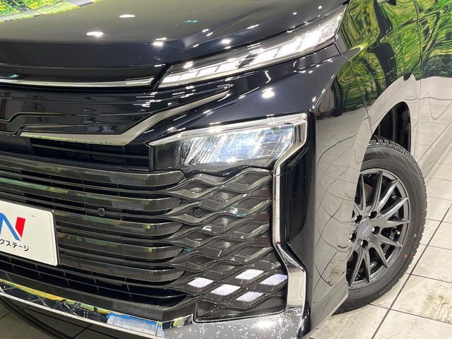 VOXY HYBRID 4WD