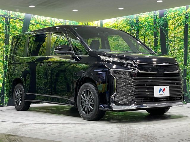 VOXY HYBRID 4WD