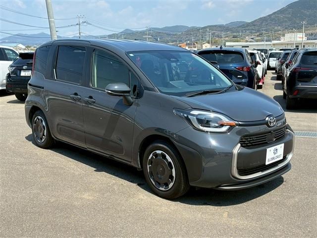 SIENTA HYBRID