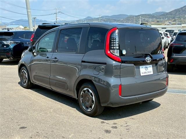 SIENTA HYBRID